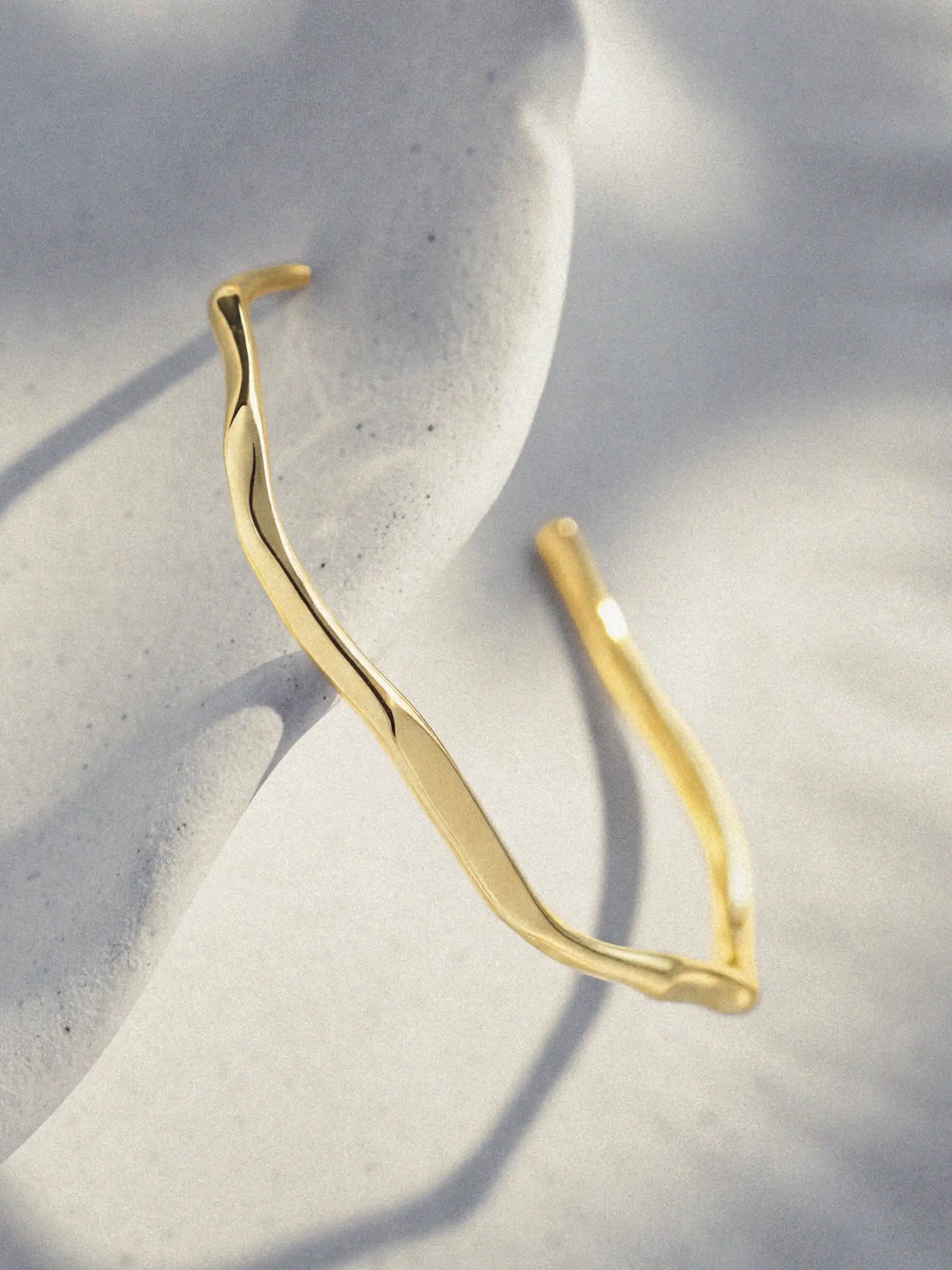 VEER CUFF IN VERMEIL