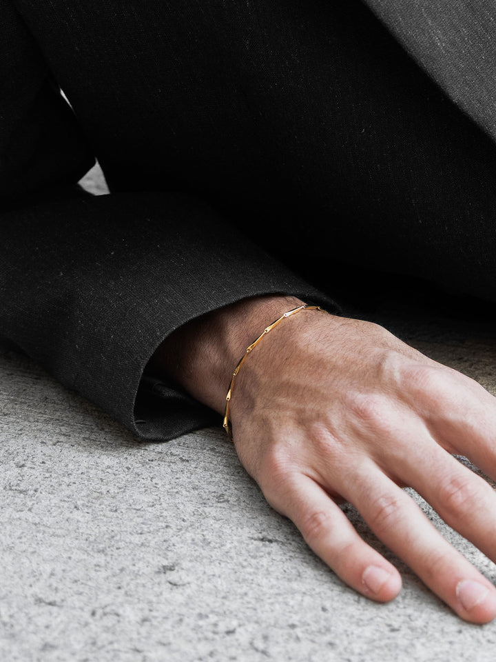 LINEAR CHAIN BRACELET