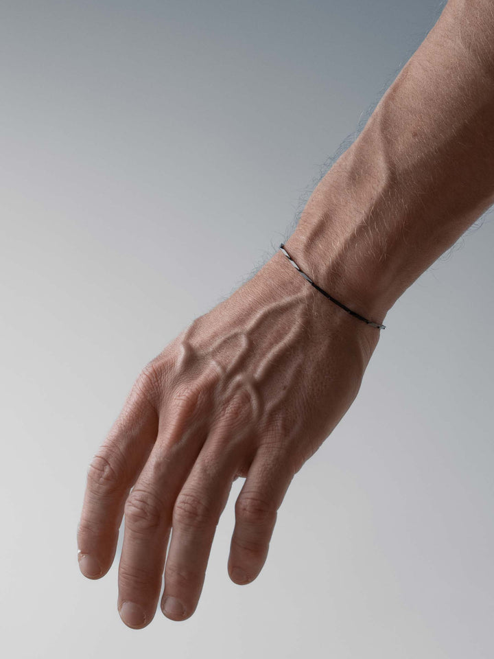 LINEAR CHAIN BRACELET