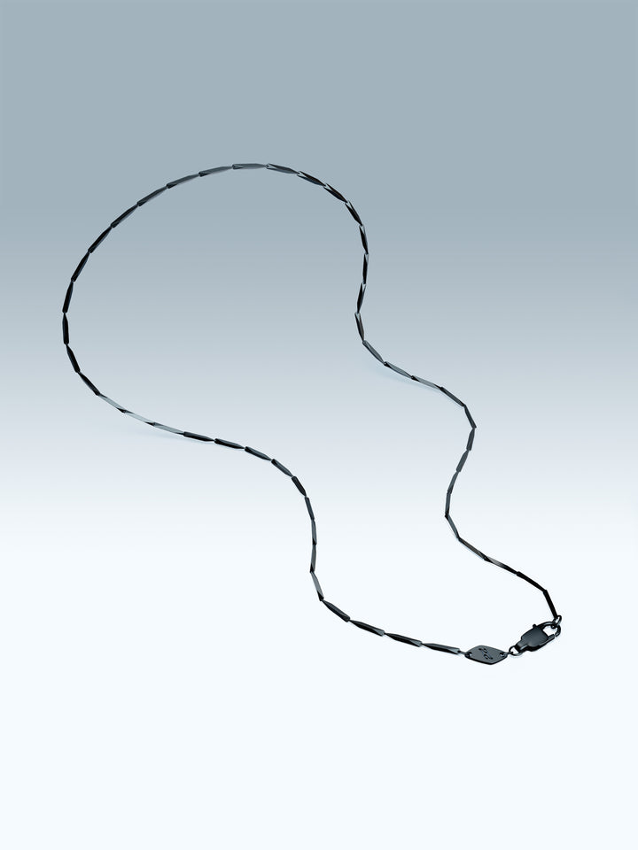 LINEAR CHAIN NECKLACE