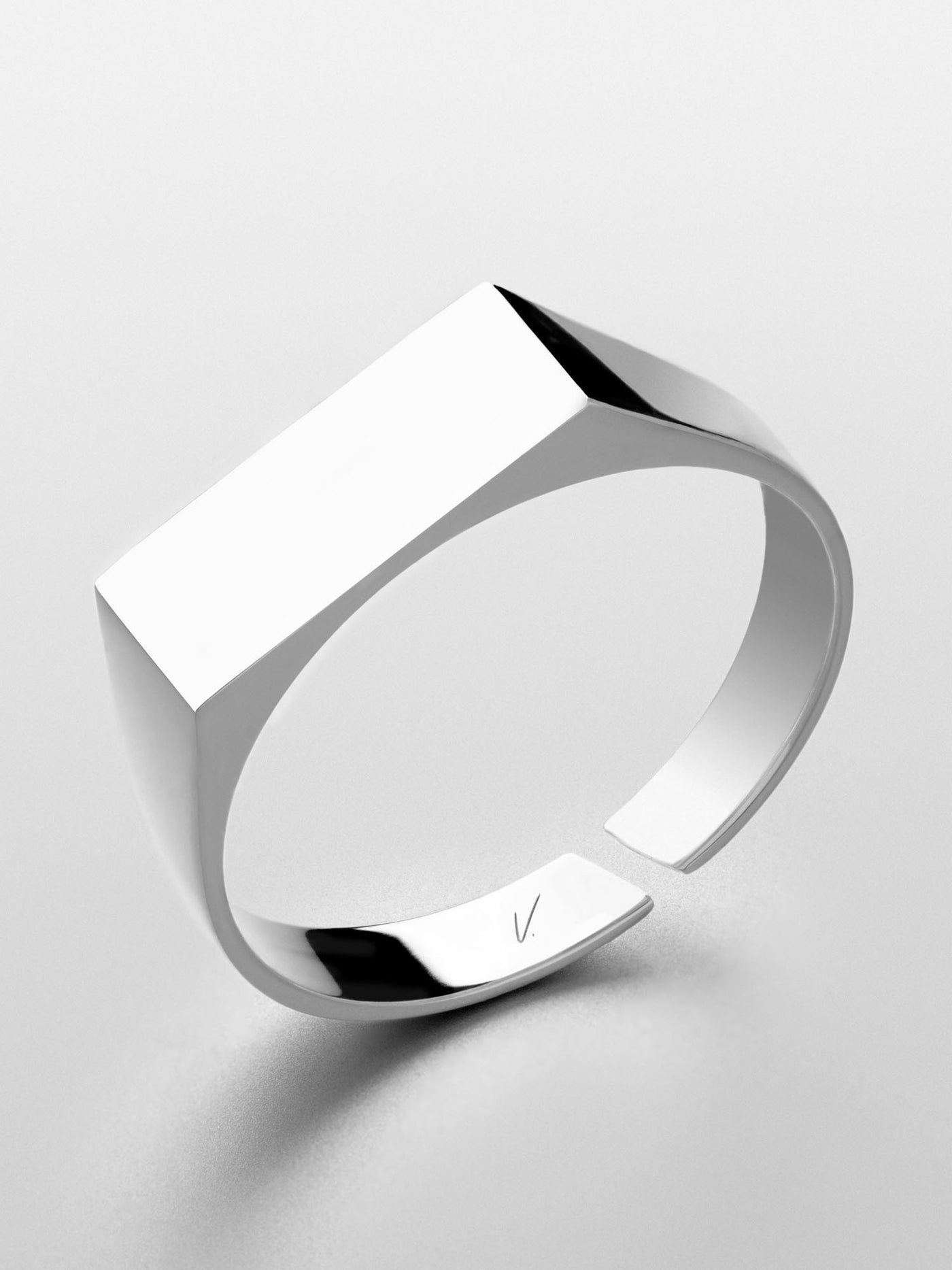 UNISIZE SIGNET RING IN SILVER