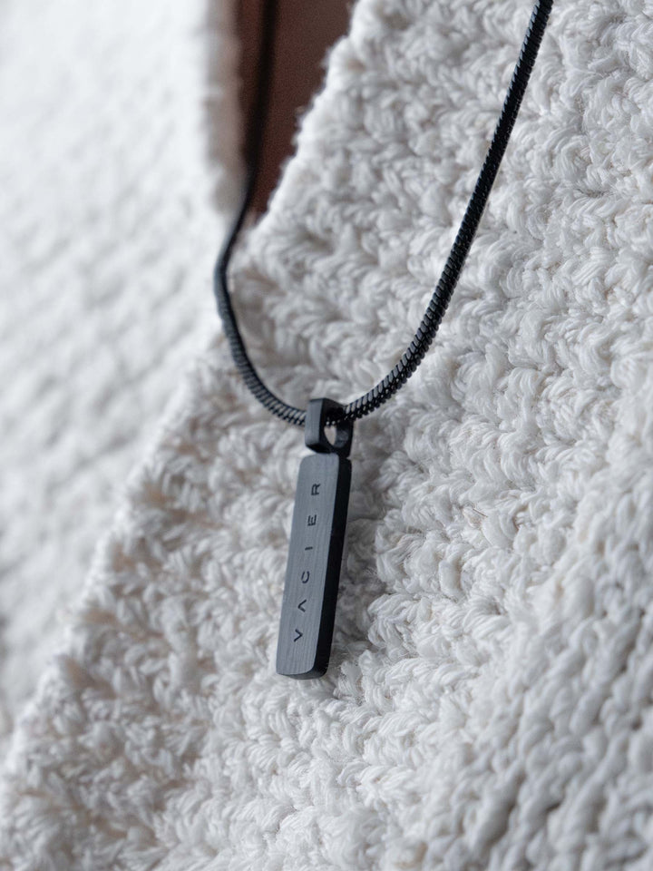 SQUARE PENDANT NECKLACE