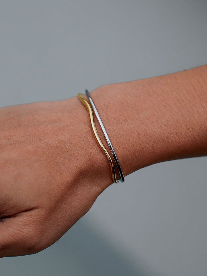 LINEAR CUFF