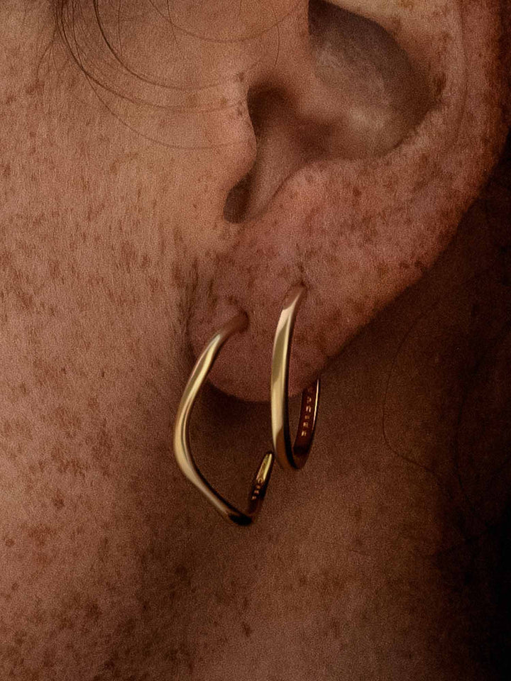 LINEAR HOOPS